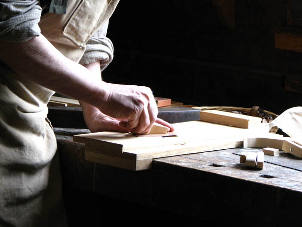 Ofrecemos un servicio de <strong>carpintería  de madera y ebanistería en Castellterçol</strong> adaptado a las necesidades del <strong>cliente</strong>.